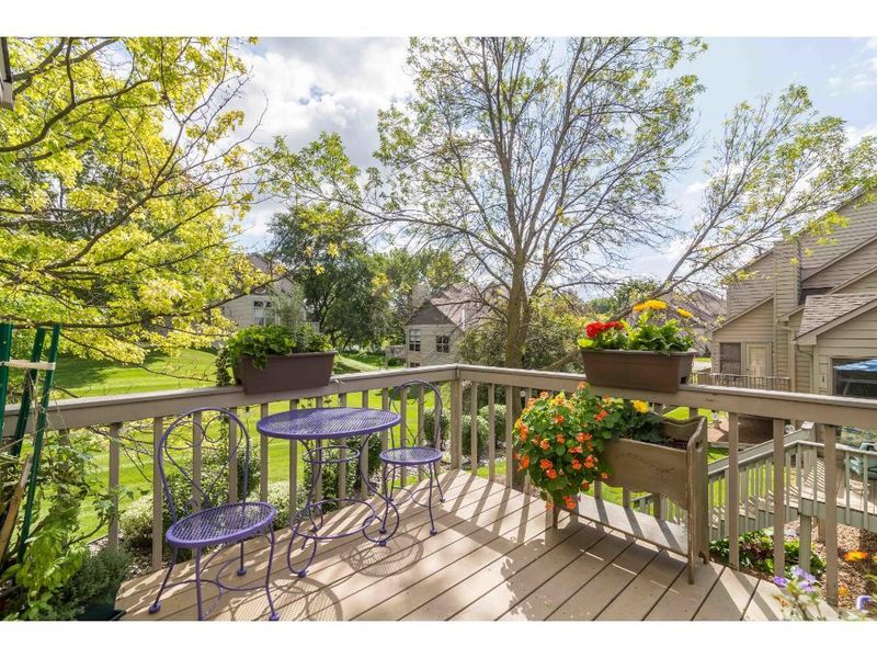 660 Sullivan Dr NE, Columbia Heights, MN 55421