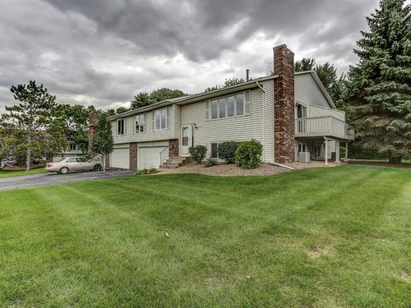 1831 W 140th St, Burnsville, MN 55337