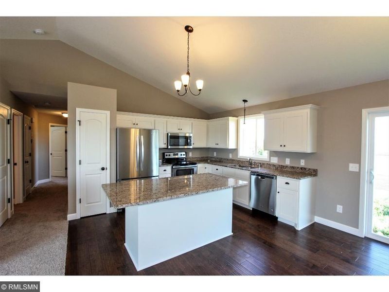 103 Robinson Dr, Lino Lakes, MN 55014