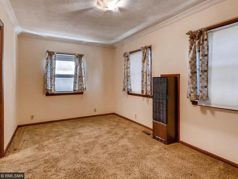 3347 Washburn Ave N, Minneapolis, MN 55412