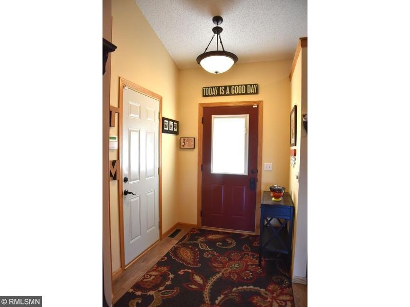 712 Isanti Pw NW, Isanti, MN 55040
