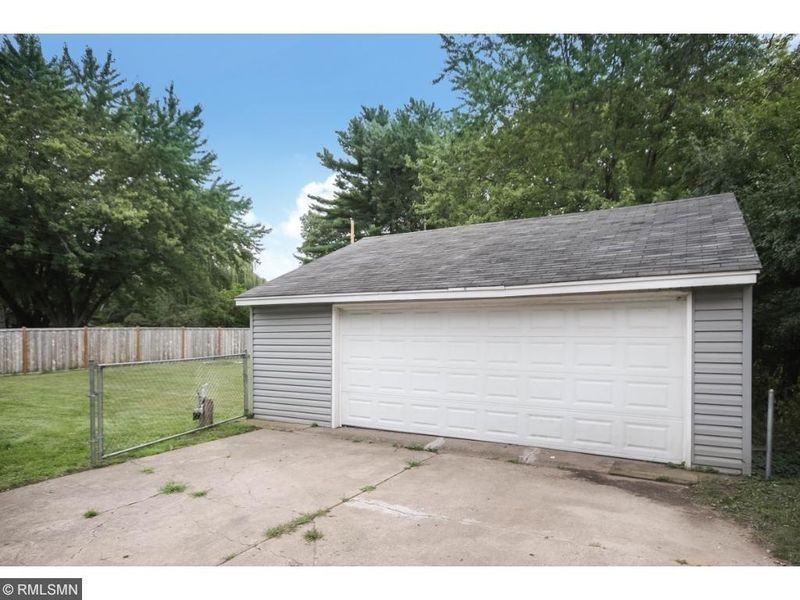 3792 White Bear Ave N, White Bear Lake, MN 55110