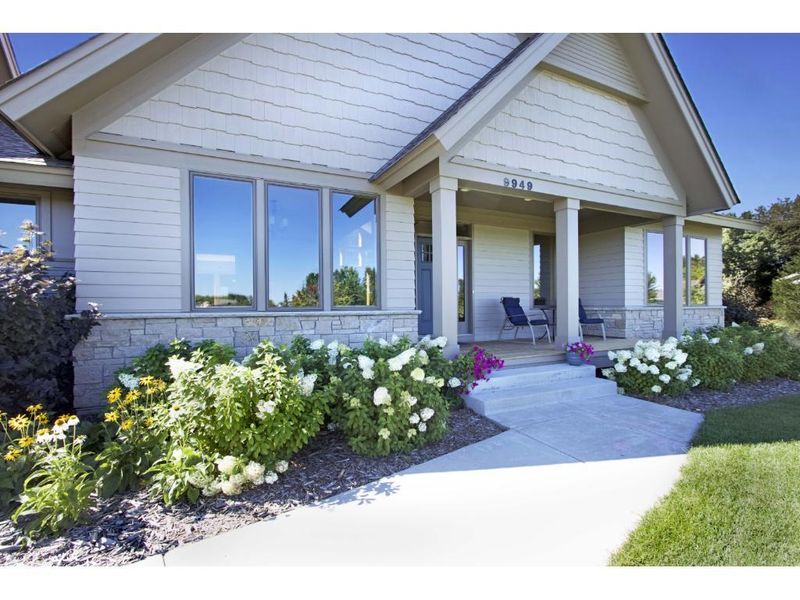 9949 Tapestry Grv, Lake Elmo, MN 55042