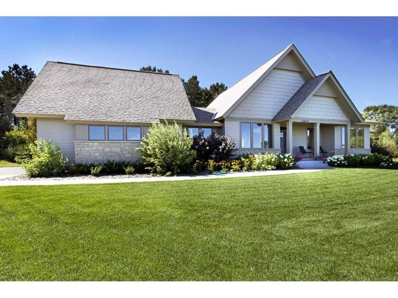 9949 Tapestry Grv, Lake Elmo, MN 55042