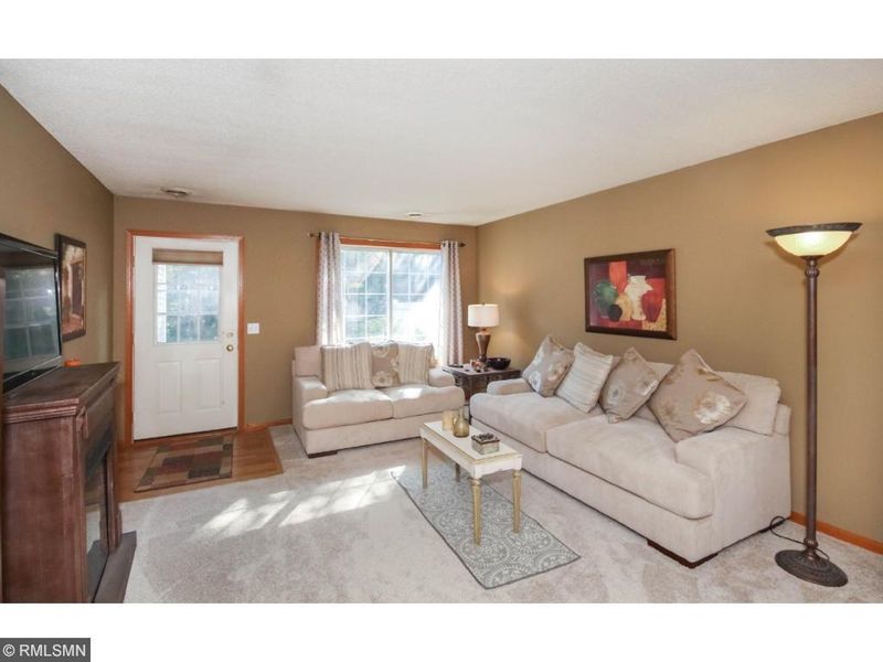 405 Leeward Trl, Woodbury, MN 55129