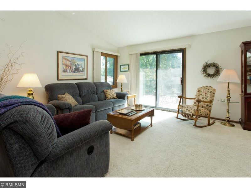 1363 Arden View Dr, Arden Hills, MN 55112
