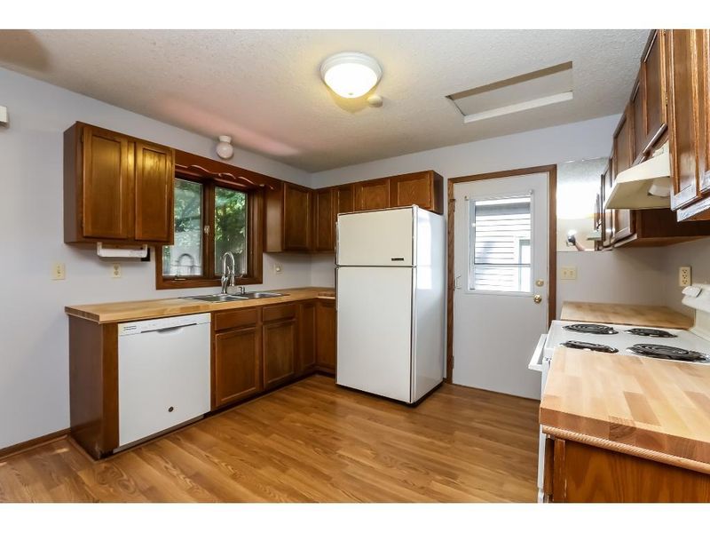 2569 Ruth St, Little Canada, MN 55117