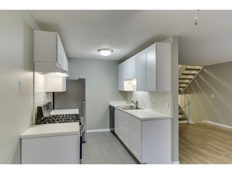 3198 Valley Ridge Dr #24, Eagan, MN 55121