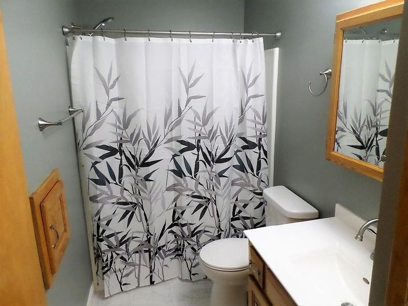 915 99th Cir NE, Blaine, MN 55434