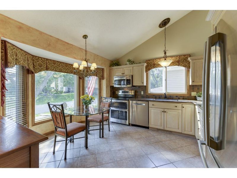 5888 Red Cherry Ln, Minnetonka, MN 55345