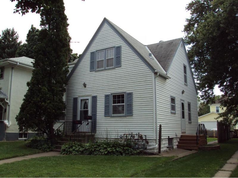 1608 Thomas Ave, Saint Paul, MN 55104