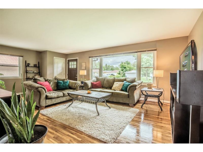 6425 Scott Ave N, Brooklyn Center, MN 55429