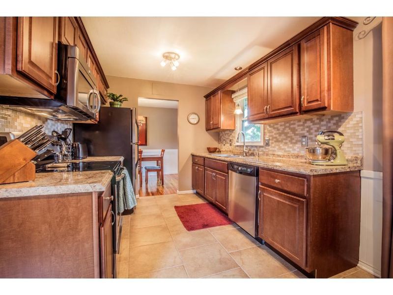 6425 Scott Ave N, Brooklyn Center, MN 55429