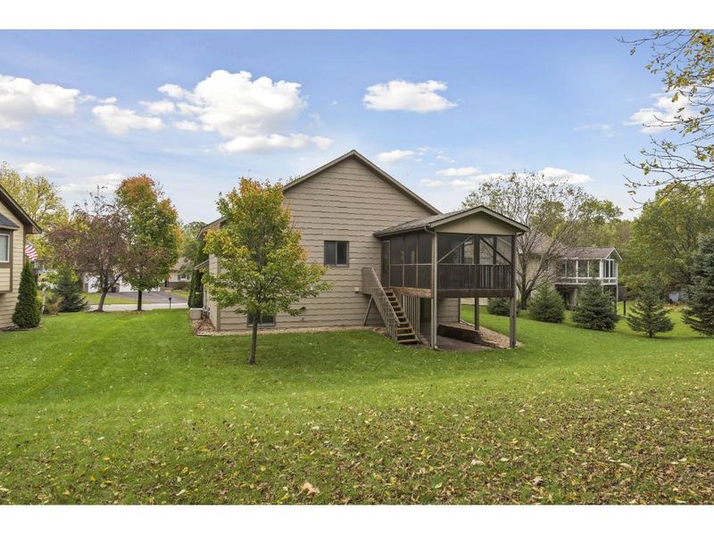 333 Wildhurst Rd, Waconia, MN 55387