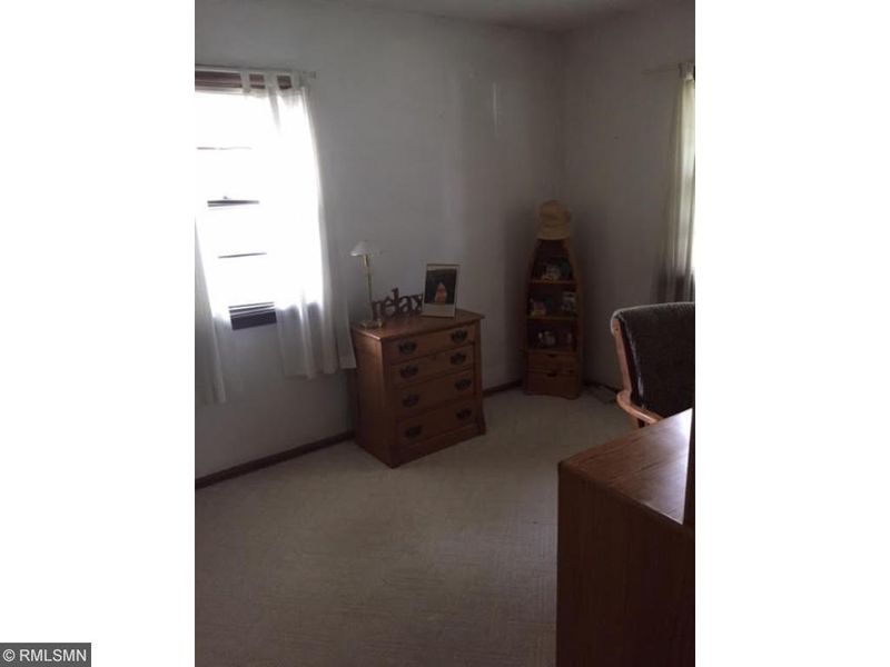 5012 Howe Ln, Brooklyn Center, MN 55429