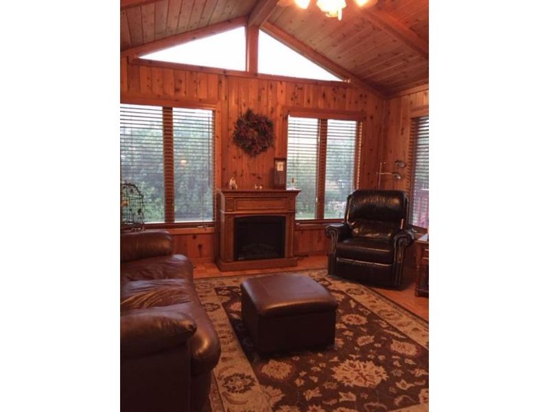 5012 Howe Ln, Brooklyn Center, MN 55429