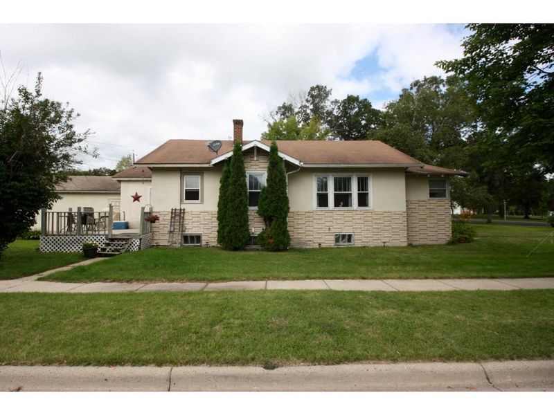 603 6th St NE, Staples, MN 56479