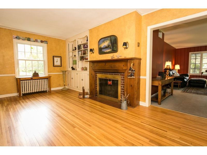 212 Homedale Rd, Hopkins, MN 55343