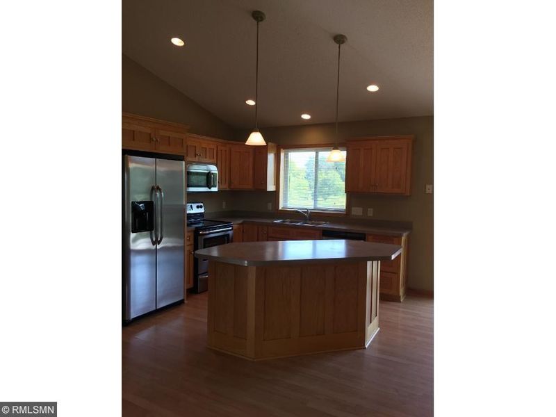 811 Acacia Dr S, Annandale, MN 55302