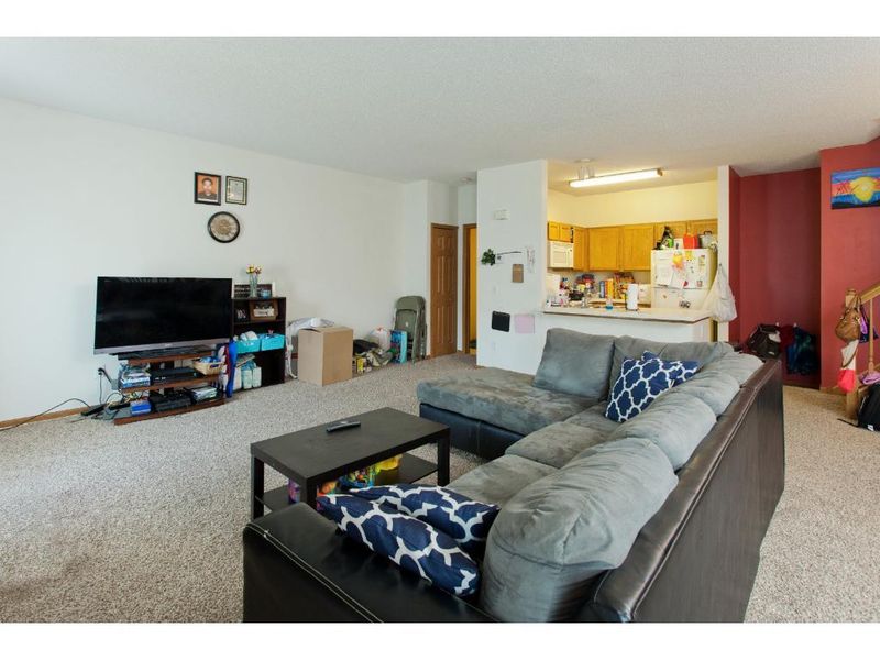 6812 Meadow Grass Ln S, Cottage Grove, MN 55016