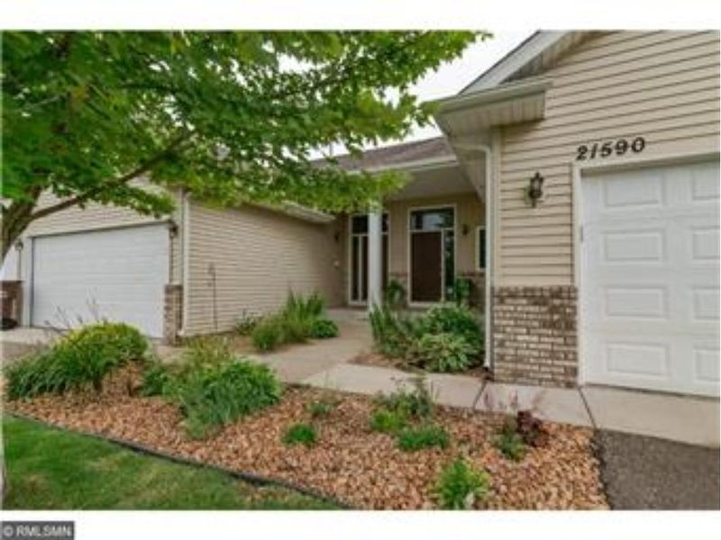 21590 Evergreen Trl, Rogers, MN 55374
