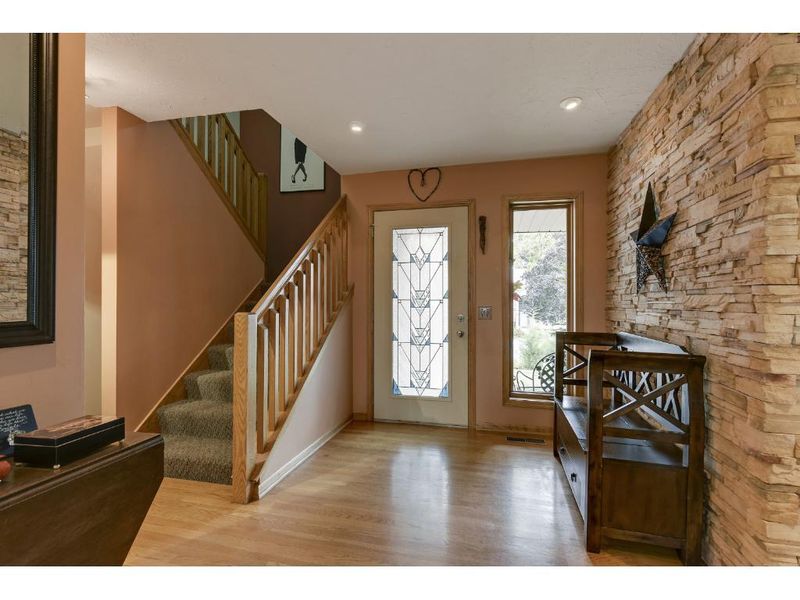 5553 Fairlawn Shores Trl SE, Prior Lake, MN 55372