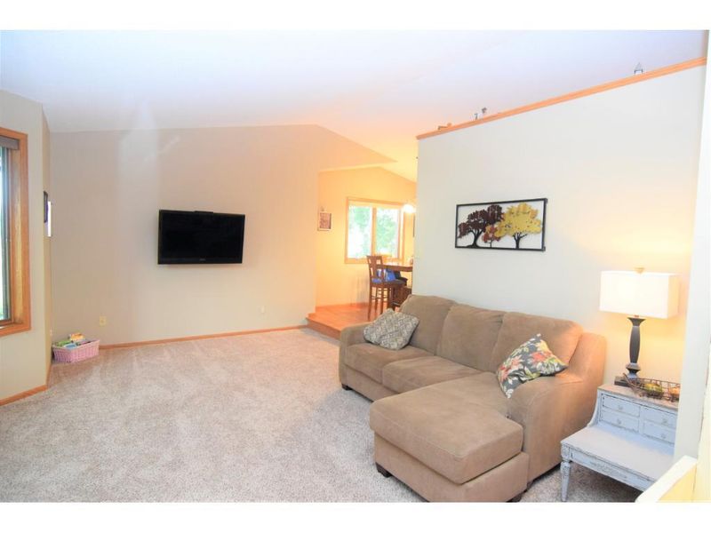 96 Meadowlark Rd SE, Saint Michael, MN 55376
