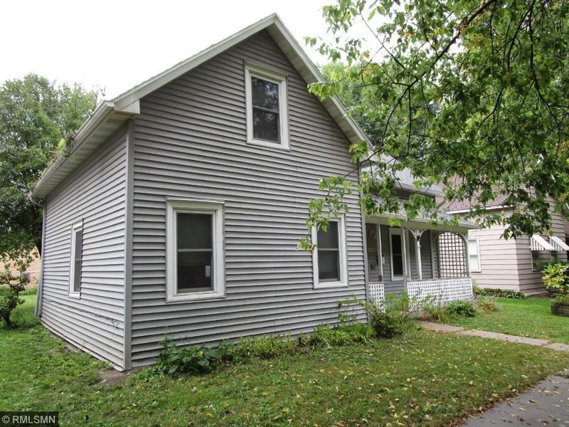 308 S 5th St, Henderson, MN 56044