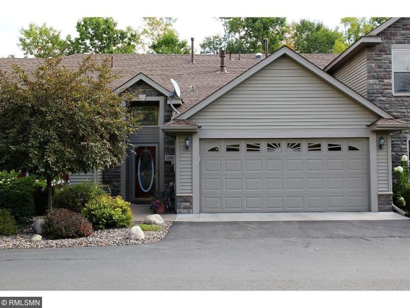 29567 Mentzer Ct, Lindstrom, MN 55045