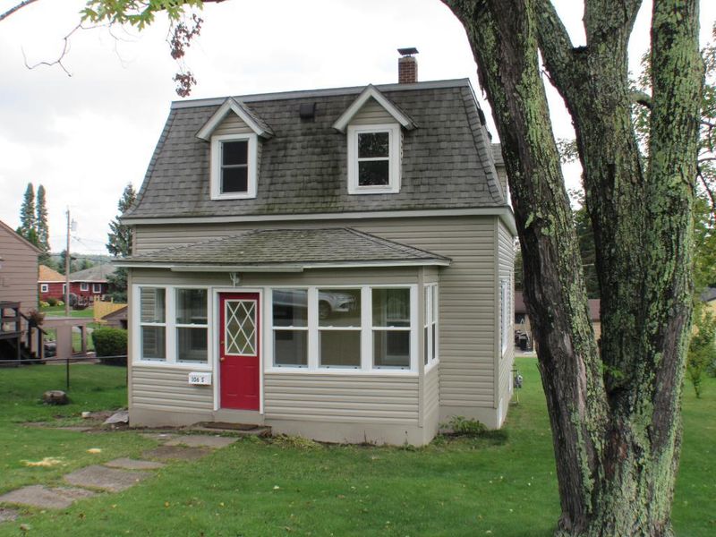 106 S Auburn Ave, Eveleth, MN 55734