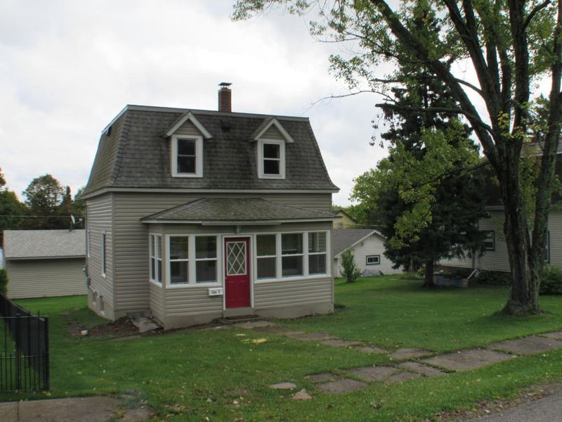 106 S Auburn Ave, Eveleth, MN 55734