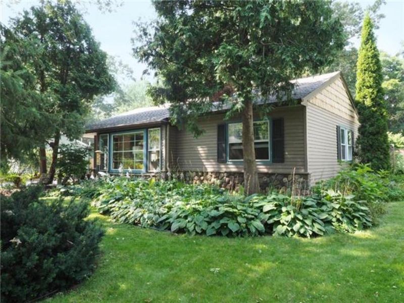 3339 Lee Ave N, Golden Valley, MN 55422