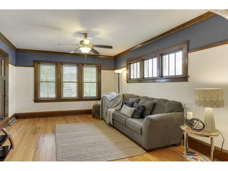 1974 Saint Clair Ave, Saint Paul, MN 55105