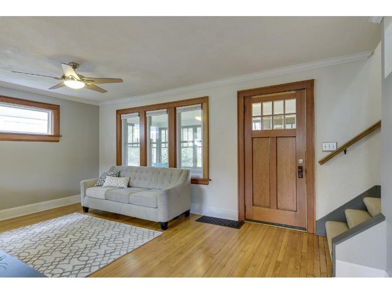 1844 Ivy Ave E, Saint Paul, MN 55119