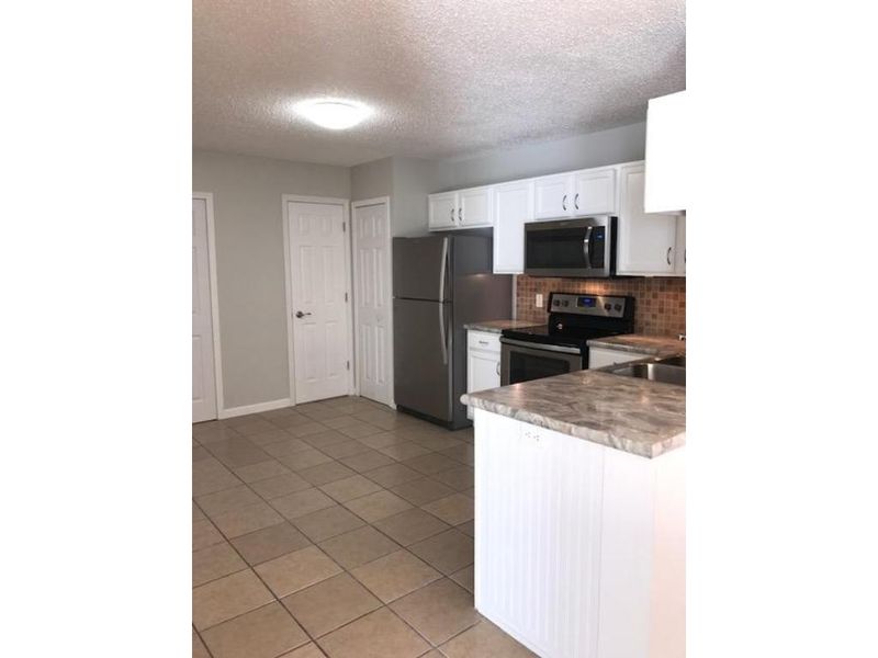 1734 Crestview St, Shakopee, MN 55379