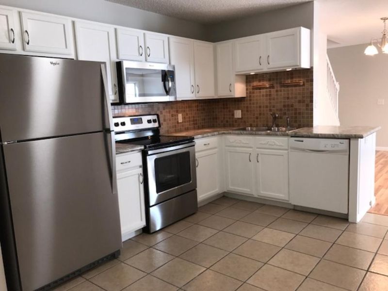 1734 Crestview St, Shakopee, MN 55379