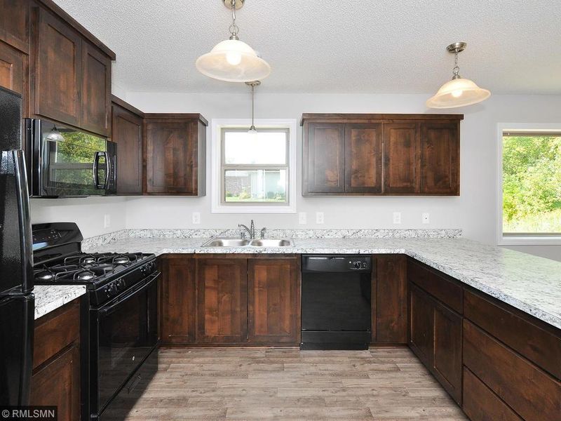 935 Link Dr SE, Pine City, MN 55063