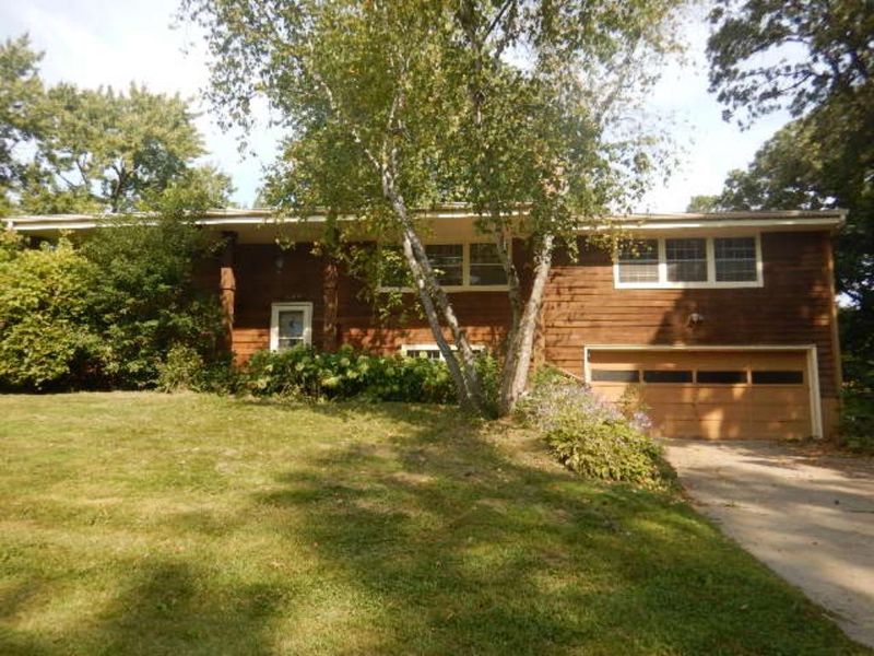 5504 Cahill Ln, Edina, MN 55439