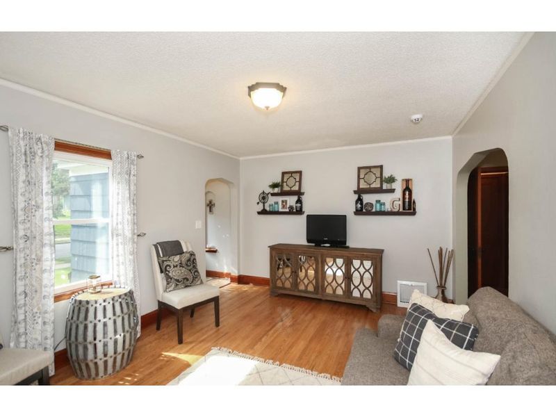 1839 Sherwood Ave, Saint Paul, MN 55119
