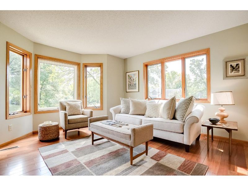 12560 Everest Ct E, Apple Valley, MN 55124