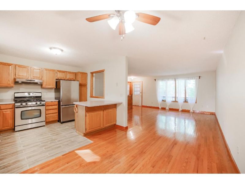 2510 Sylvan St, Little Canada, MN 55117