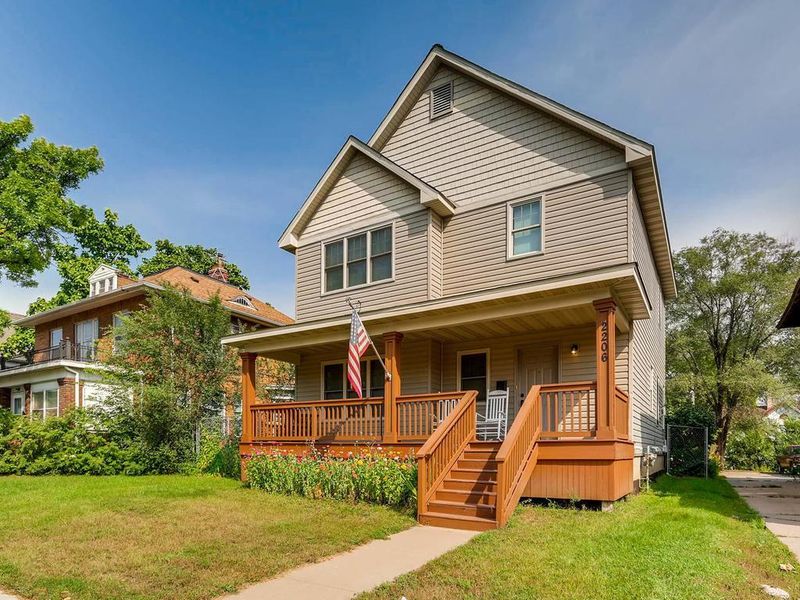 2206 Lyndale Ave N, Minneapolis, MN 55411