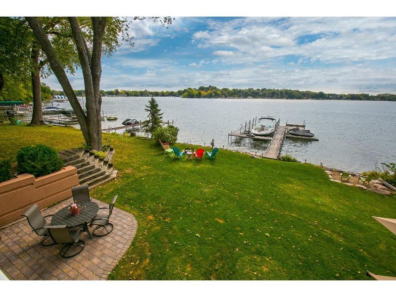 1809 Resthaven Ln, Mound, MN 55364