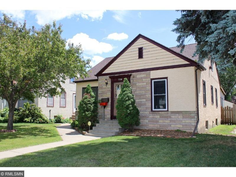 1738 Hoyt Ave E, Saint Paul, MN 55106