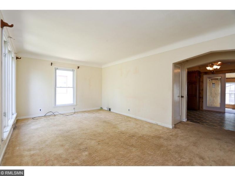 1738 Hoyt Ave E, Saint Paul, MN 55106