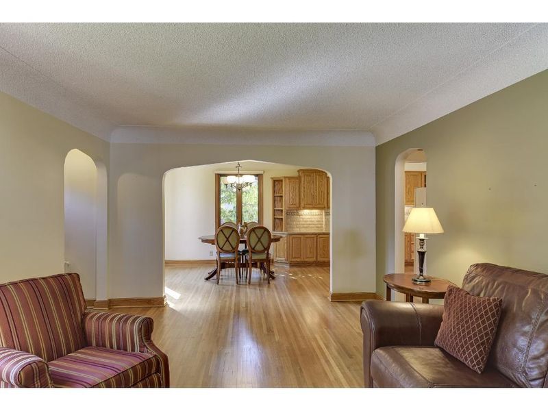 3849 Welcome Ave N, Robbinsdale, MN 55422