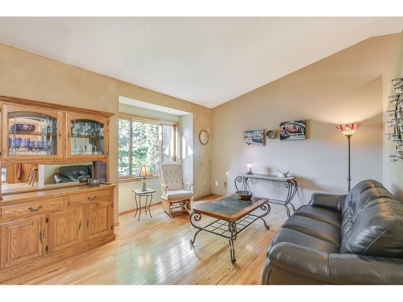 4362 River Bend Pl, Savage, MN 55378