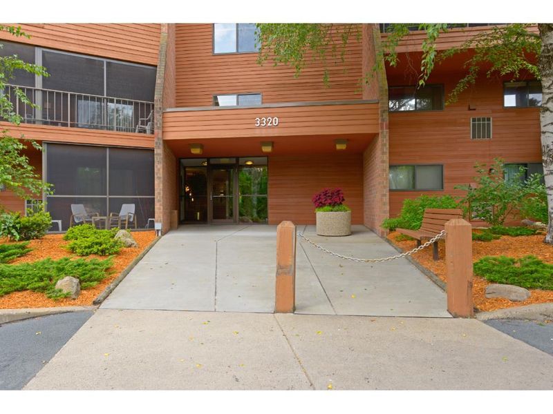 3320 Louisiana Ave S #305, Saint Louis Park, MN 55426