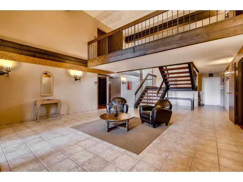 7320 York Ave S #112, Edina, MN 55435