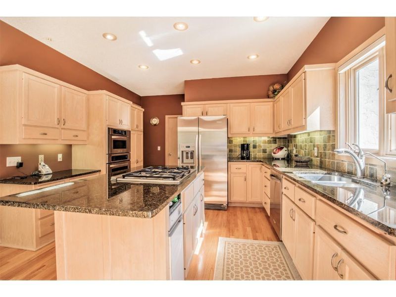 7979 Ranchview Ln N, Maple Grove, MN 55311